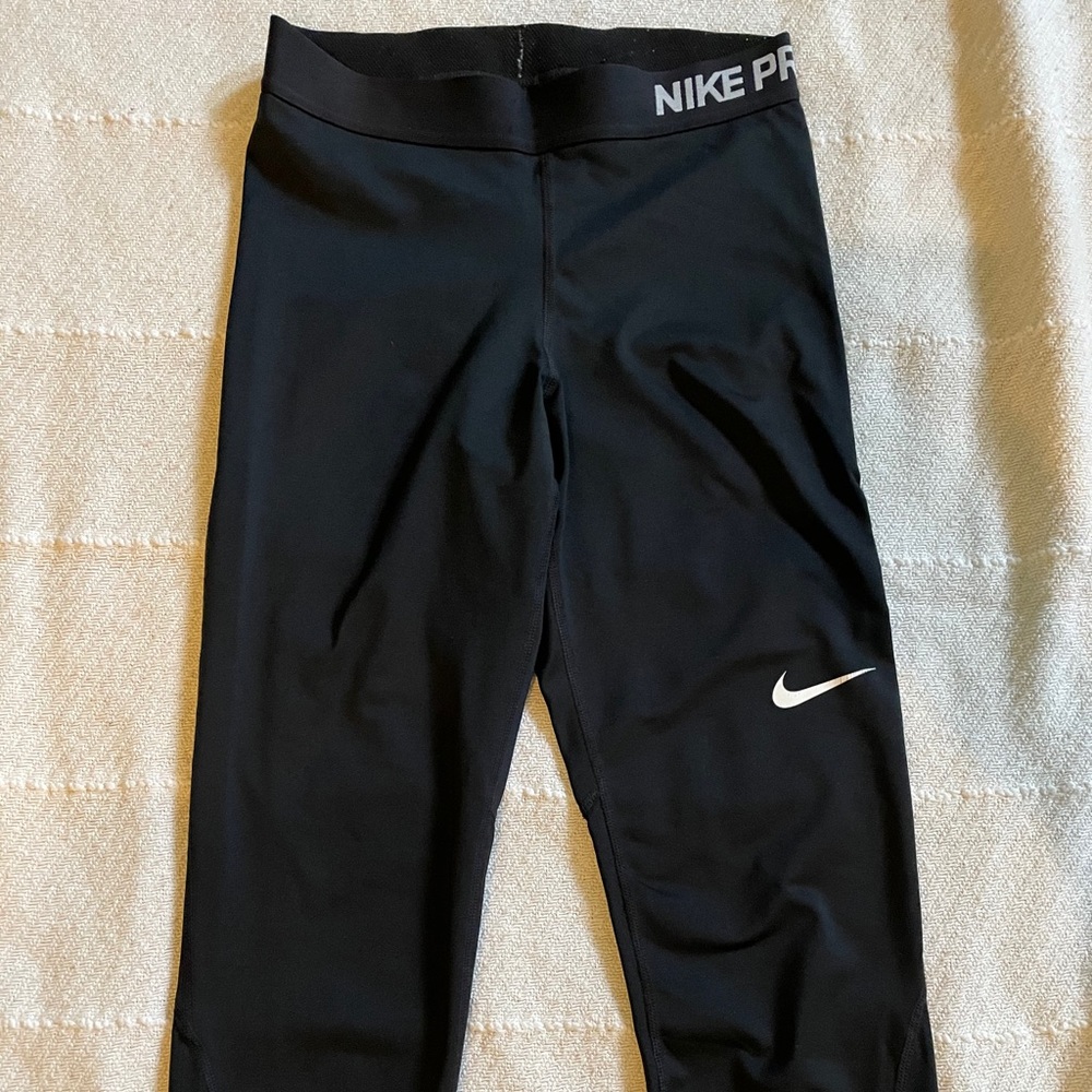 nike pro cropped leggings